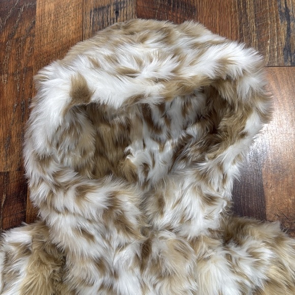 NWT iloveplum Official Limited Edition Kamala Coat in Snow Leopard (Med -Size 6) - Picture 3 of 10